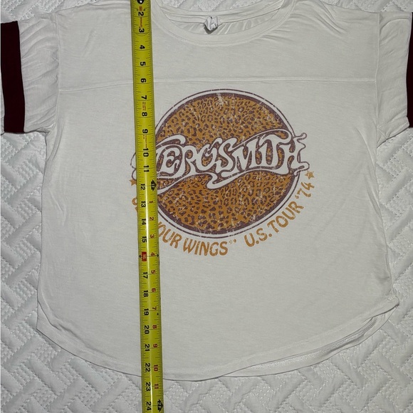 Aerosmith "Get Your Wings" U.S. Tour '74 boyfriend t-shirt size XS women’s - Picture 5 of 7